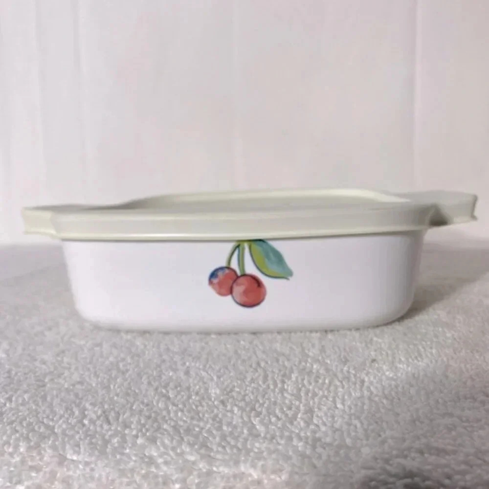 Vintage Corningware Cherry Fruits Pattern Square Casserole With Rubber Tight Lid
